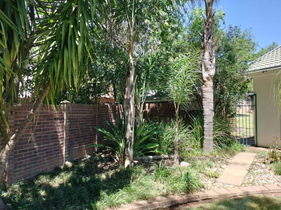 4 Bedroom Property for Sale in Langenhovenpark Free State